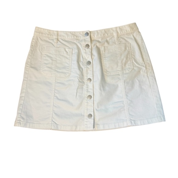 LOFT Dresses & Skirts - Loft White Button-Front Skirt size 16